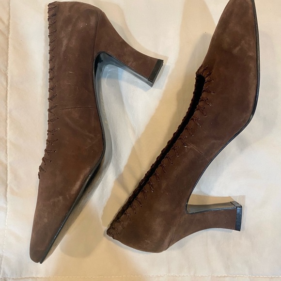 Lord and Taylor Marilyn Dark Brown Heels - Picture 2 of 3